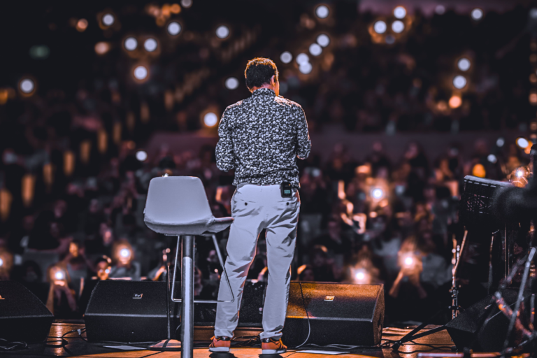 How to Overcome Fear of Public Speaking: A Practical Guide